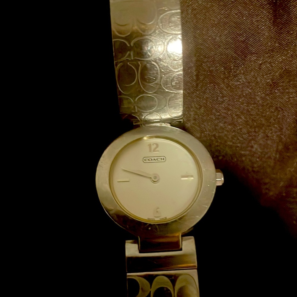 Vintage Coach Stainless Steel Watch. New battery.  Good condition. - Picture 3 of 4